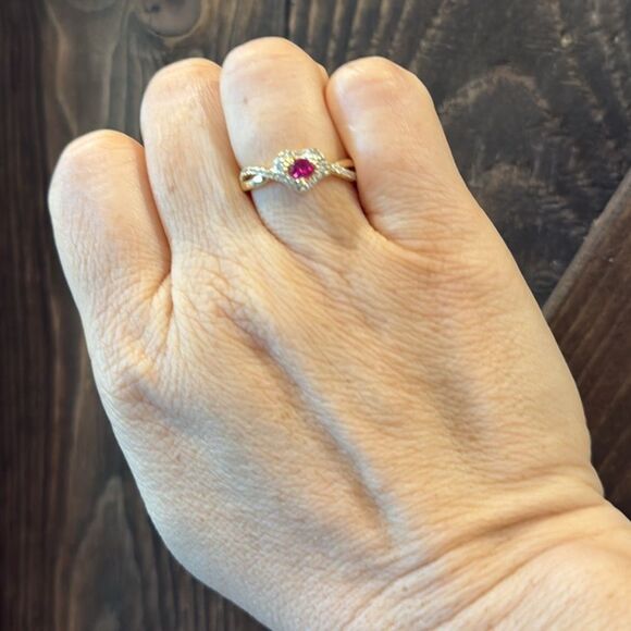 Elegant 14K Gold Plated Pink Heart Princess Twisted Ring - Picture 4 of 12